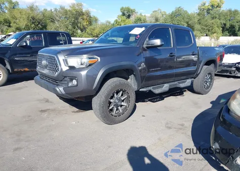 2018 Toyota Tacoma Trd Off Road z USA, uszkodzony, nr VIN 3TMCZ5AN0JM173753
